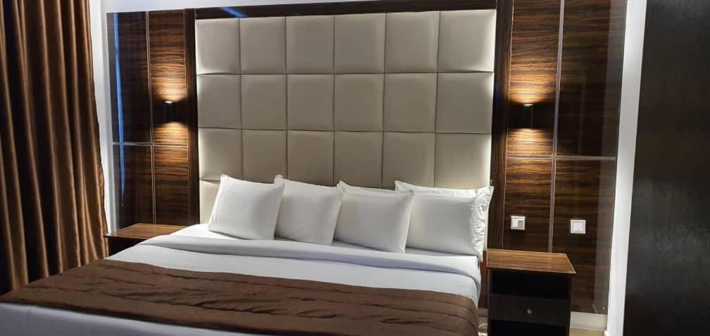Presken Hotels @ Абуджа Экстерьер фото