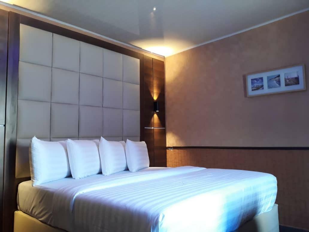 Presken Hotels @ Абуджа Экстерьер фото